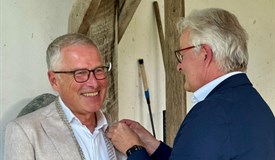 Präsident Stihl übergibt die Amtskette an den neuen Präsidenten Frd. Hahn (Foto: Carola Stihl)